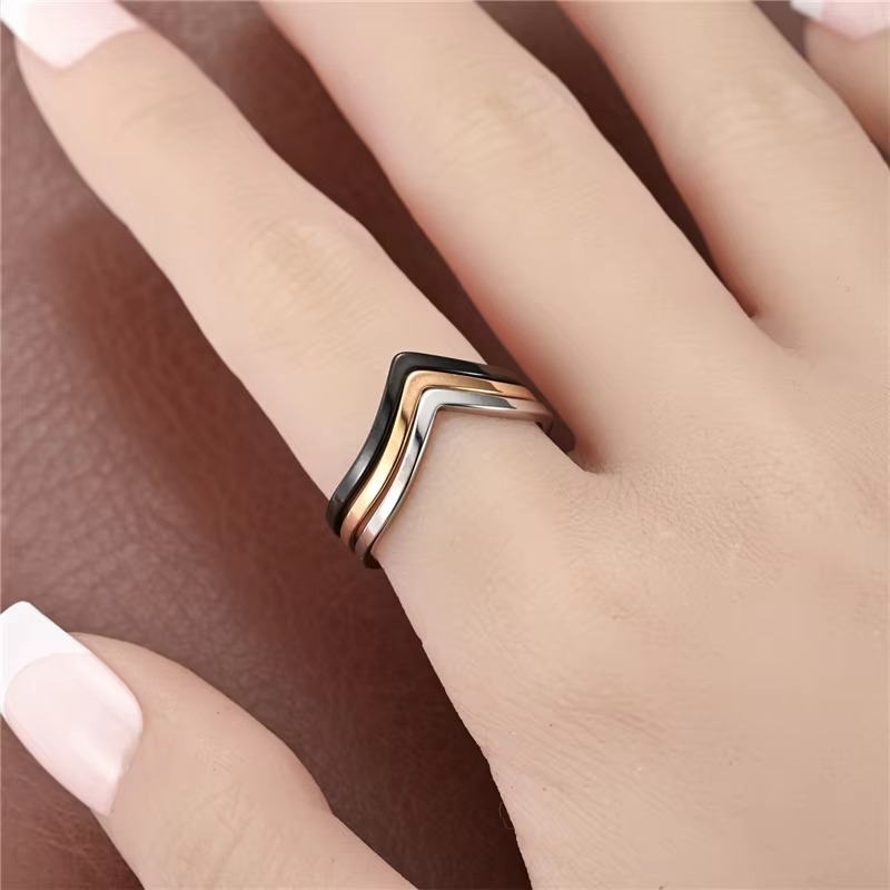 Minimalist Ring Stackable - Minimalistische onregelmatige Chevron V-ring dunne roestvrijstalen